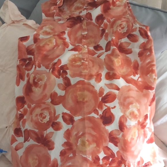 LOFT Ann Taylor Burnt Orange floral Ruffle neckline button Sleeveless Blouse M - Picture 4 of 8